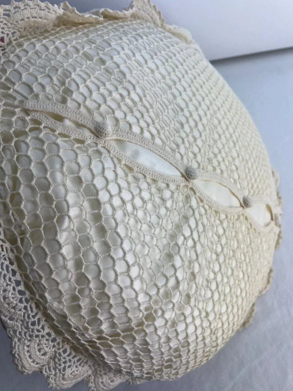 VTG Round Crochet Lace Accent Pillow Cream 14